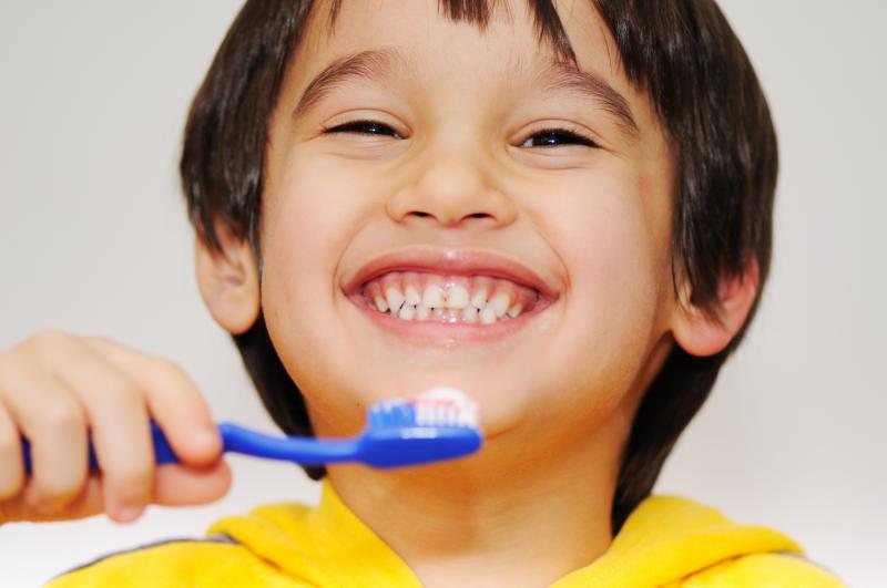 Профессиональная чистка зубов деткам